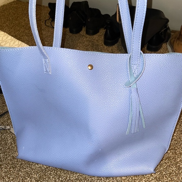 Handbags - Tote